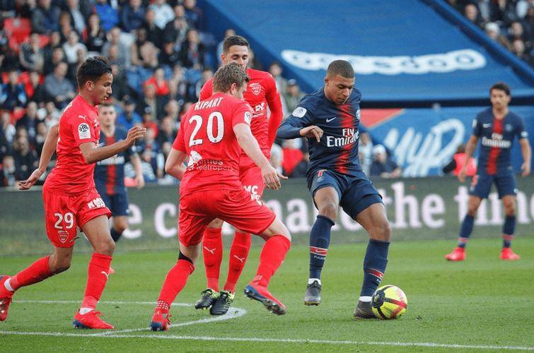 九游官网-集结日法甲焦点战，波士顿凯尔特人临场应变，态度坚定，身体对抗强度拉满的简单介绍