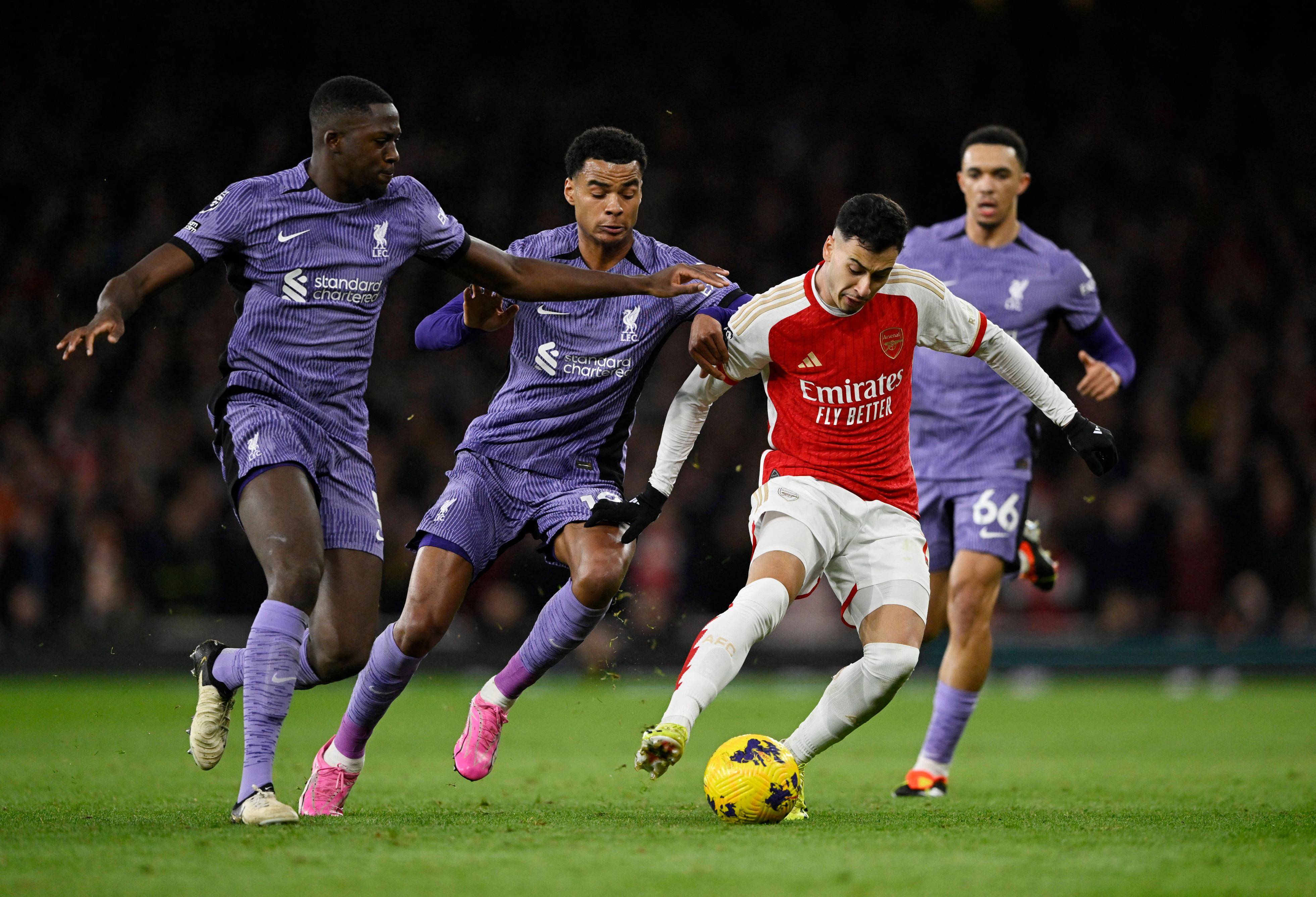 埃因霍温内部会议纪要流出:今夜复出首秀,英超使命明确,资深球员宣示担当(纪伯伦孩子原文) 埃因霍温内部会议纪要流出:今夜复出首秀,英超使命明确,资深球员宣示担当(纪伯伦孩子原文)